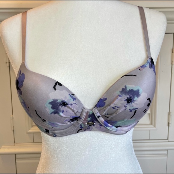 Victoria's Secret Other - Victoria’s Secret - Fabulous Blue Floral Lined Bra